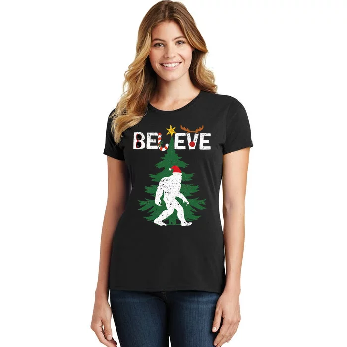 Bigfoot Sasquatch Yeti Believe santa hat Christmas Women's T-Shirt