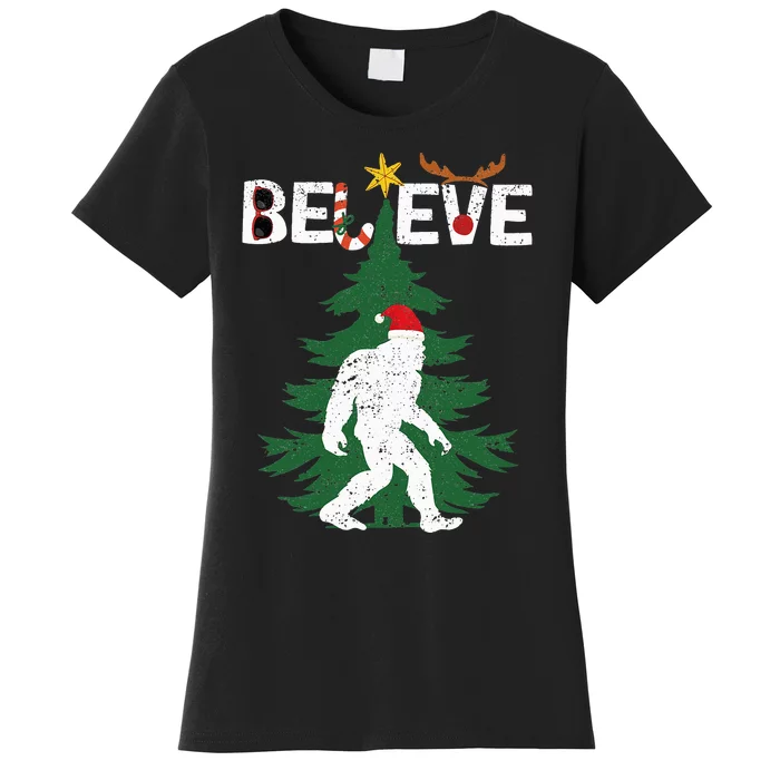 Bigfoot Sasquatch Yeti Believe santa hat Christmas Women's T-Shirt