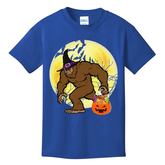 Bigfoot Witch Holding Jackolantern Pumpkin Happy Halloween Kids T-Shirt