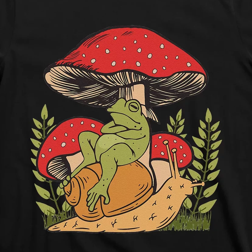 Cottagecore Aesthetic Frog Mushroom Snail Goblincore Toad T-Shirt