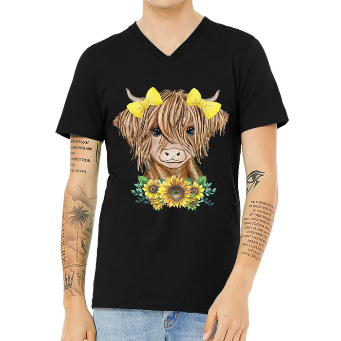 Cute Baby Highland Cow With Sunflowers Calf Animal Farm V-Neck T-Shirt