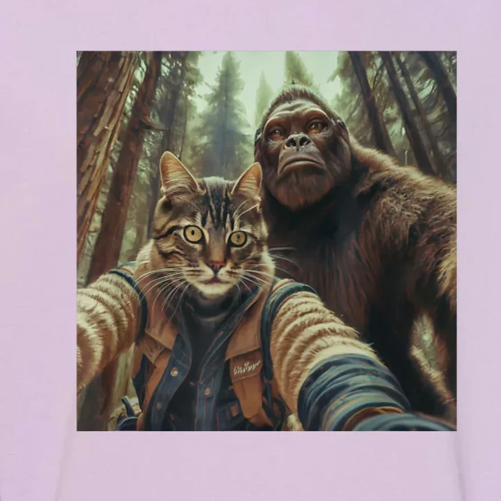 Cat Bigfoot Sasquatch Selfie Photo Funny Retro Classic Humor Garment-Dyed Sweatshirt