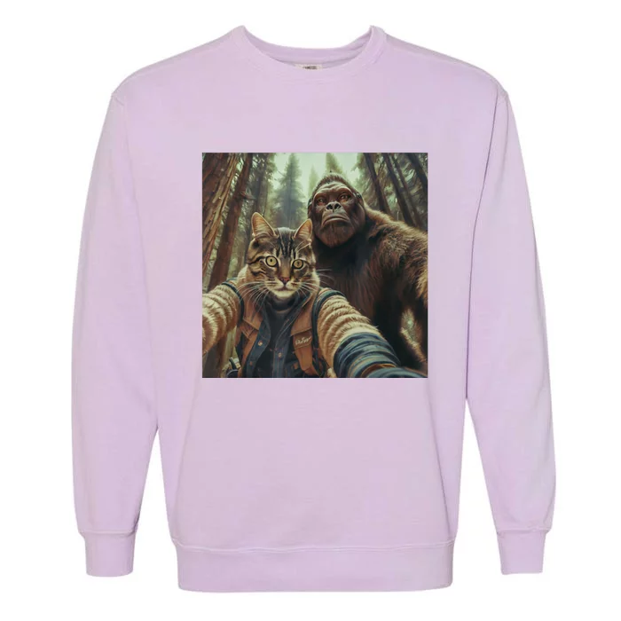 Cat Bigfoot Sasquatch Selfie Photo Funny Retro Classic Humor Garment-Dyed Sweatshirt