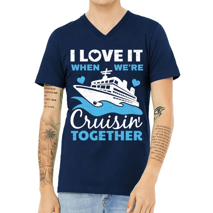 Cool Cruise Art Cruise Ship Couple Family Vacation V-Neck T-Shirt