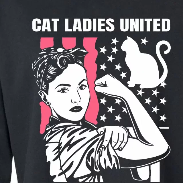 Childless Cat Lady For Cat Mom Women Cat Ladies Cropped Pullover Crew