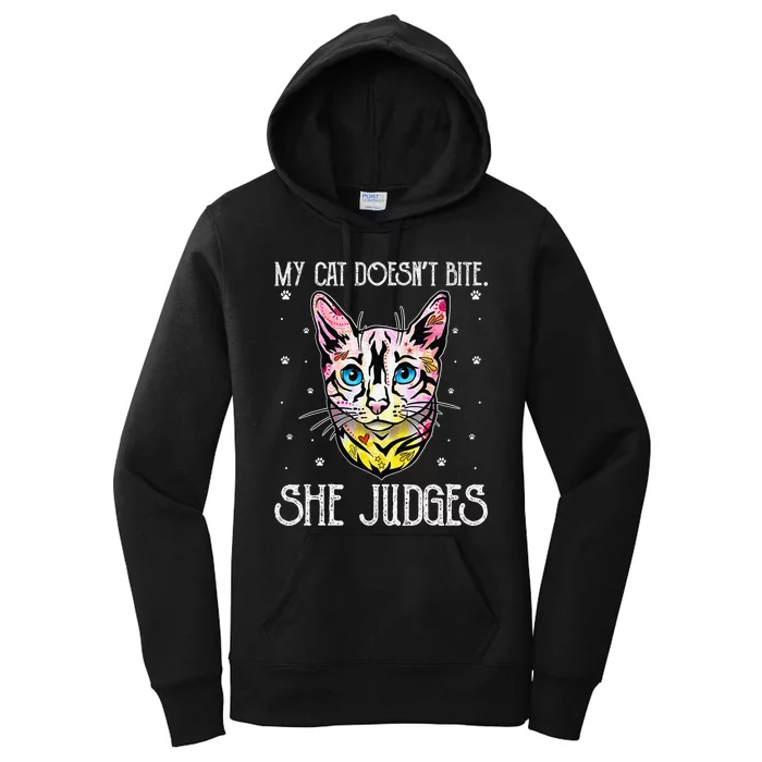 Cat Doesn't Bite She Judges Cat Mom Sarcastic Cat Dad Women's Pullover Hoodie