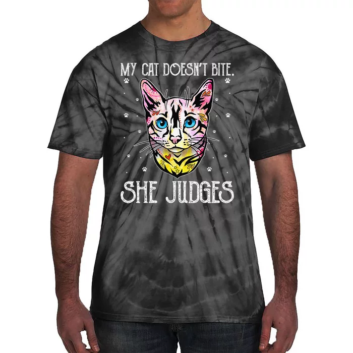 Cat Doesn't Bite She Judges Cat Mom Sarcastic Cat Dad Tie-Dye T-Shirt