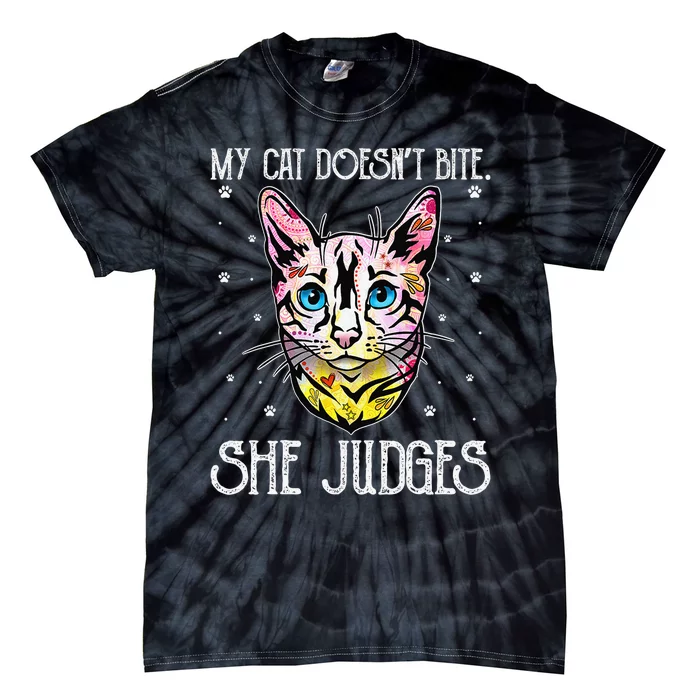 Cat Doesn't Bite She Judges Cat Mom Sarcastic Cat Dad Tie-Dye T-Shirt