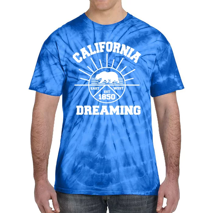 California Dreaming California State Flag Bear Gift Cool Beach Cute Gift Tie-Dye T-Shirt