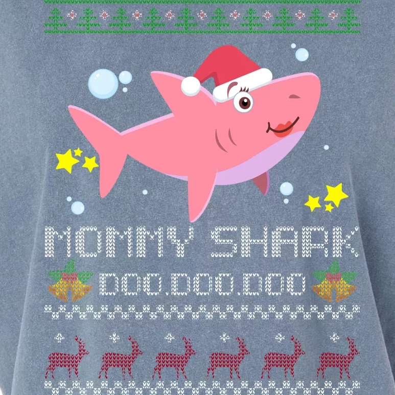 Christmas Mommy Shark Garment-Dyed Women's Muscle Tee