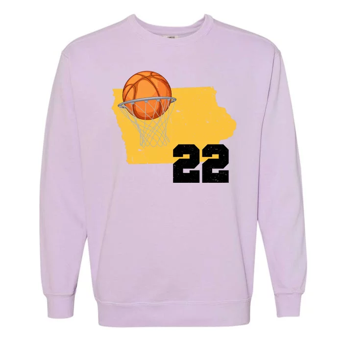 Clark Iowa Map 22 Basketball Lover Garment-Dyed Sweatshirt