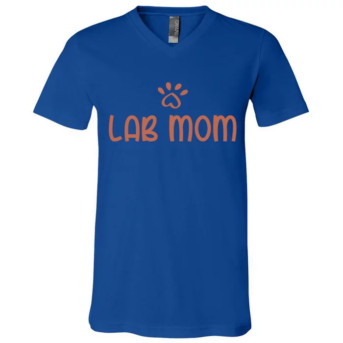 Chocolate Lab Mom Valentine's Day Labrador Mama Gift V-Neck T-Shirt