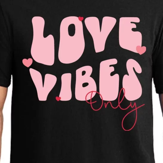 Chic Love Vibes Only Design Pajama Set