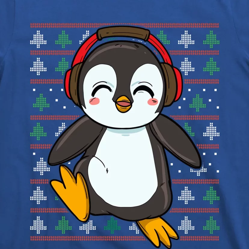 Cute Penguin With Headphones Penguin Christmas Cute Gift T-Shirt