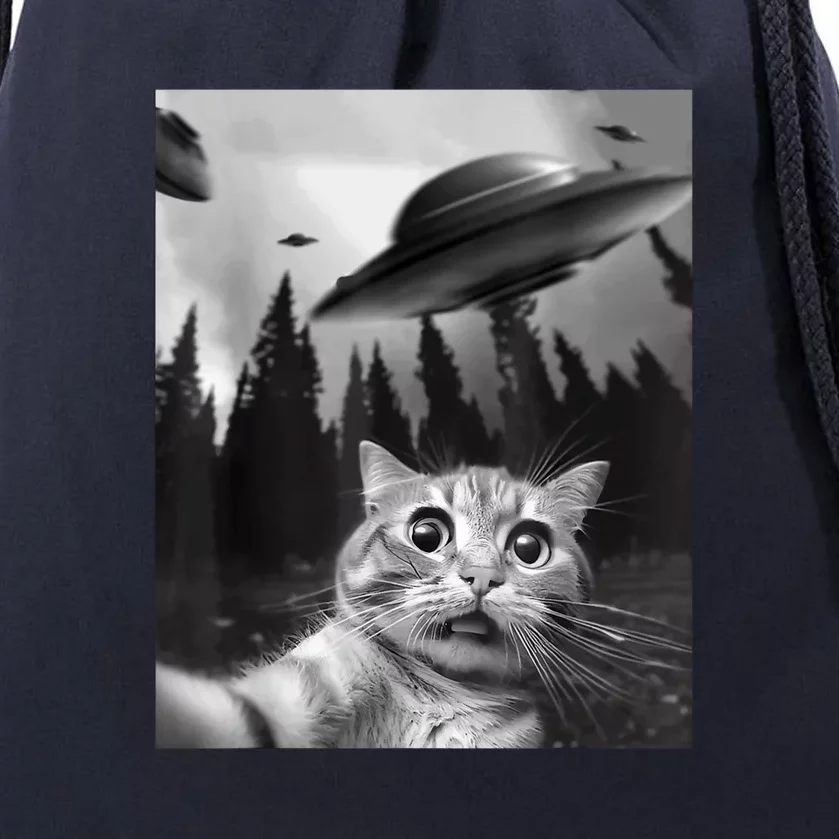 Cat Selfie With Alien UFO Funny Cat Lovers Spaceship Gift Drawstring Bag