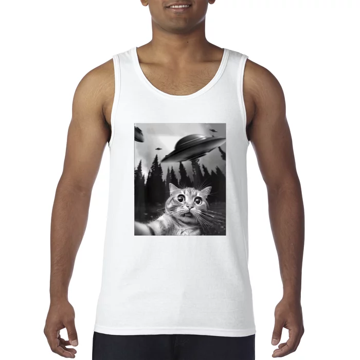 Cat Selfie With Alien UFO Funny Cat Lovers Spaceship Gift Tank Top