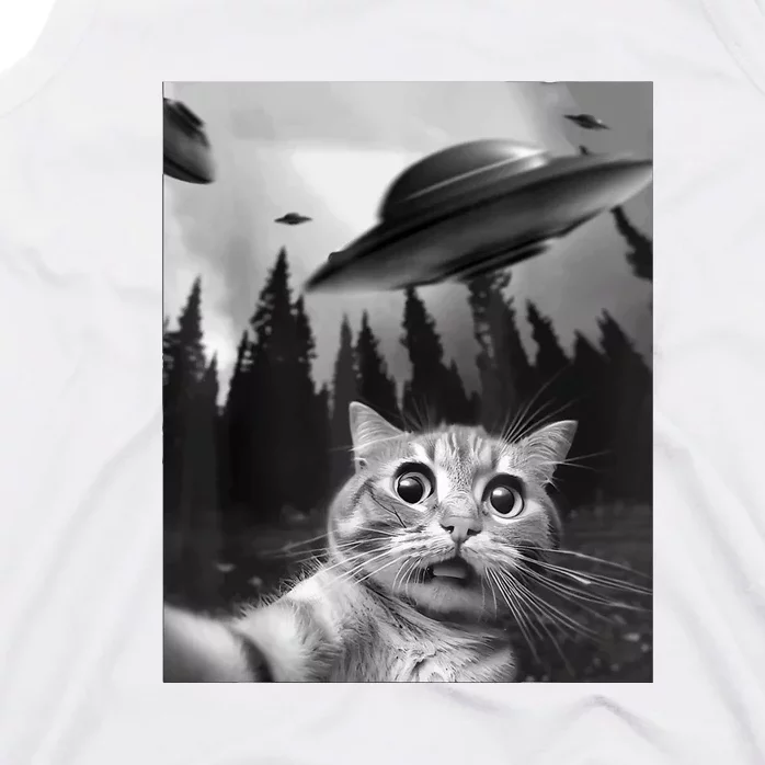 Cat Selfie With Alien UFO Funny Cat Lovers Spaceship Gift Tank Top