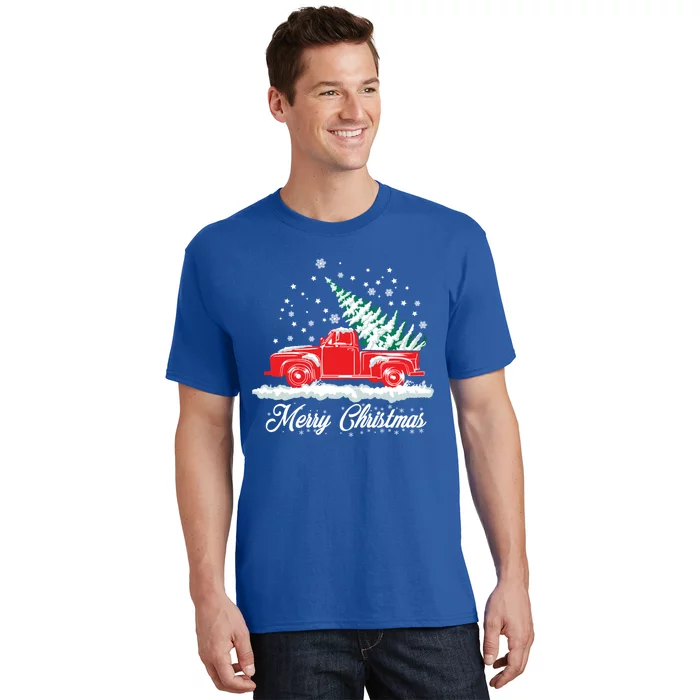 Christmas Tree In Back Of Old Red Pick Up Truck Snowing Gift T-Shirt