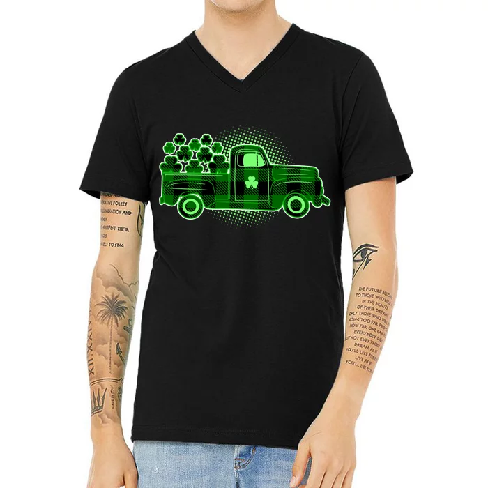 Cute St Patrick's Day Plaid Pick Up Truck Full Of Shamrocks Clovers V-Neck T-Shirt