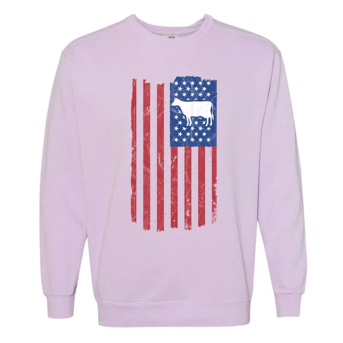 Cow Vintage American Flag Retro Dairy Farmer Gift Great Gift Garment-Dyed Sweatshirt