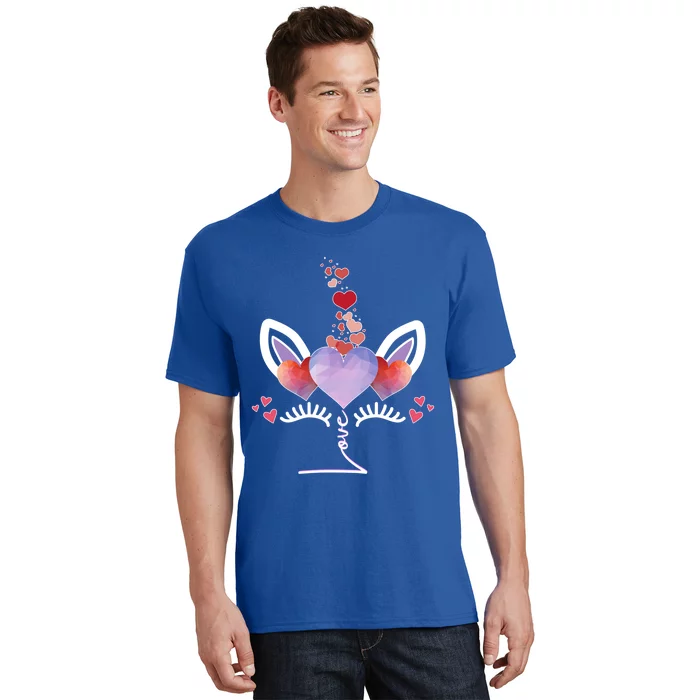 Cute Valentines Day Unicorn Tee Says Love Cool Gift T-Shirt