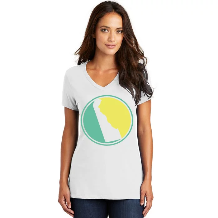 Delaware Vintage State Logo Women's V-Neck T-Shirt