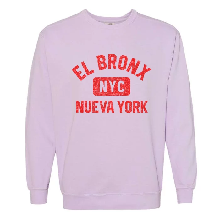 El Bronx Nueva York Nyc Gym Style Distressed Red Print Gift Garment-Dyed Sweatshirt