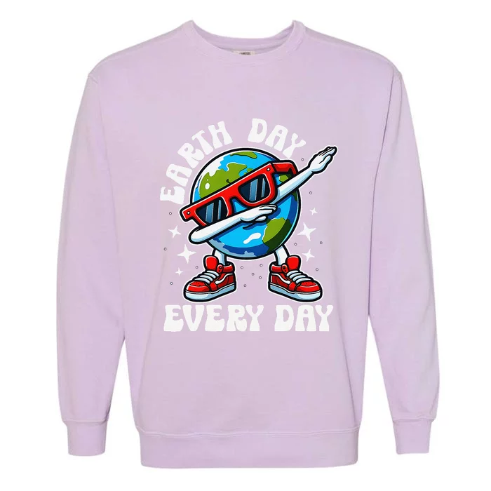 Earth Day 2024 Funny Earth Day Dab Cute Garment-Dyed Sweatshirt