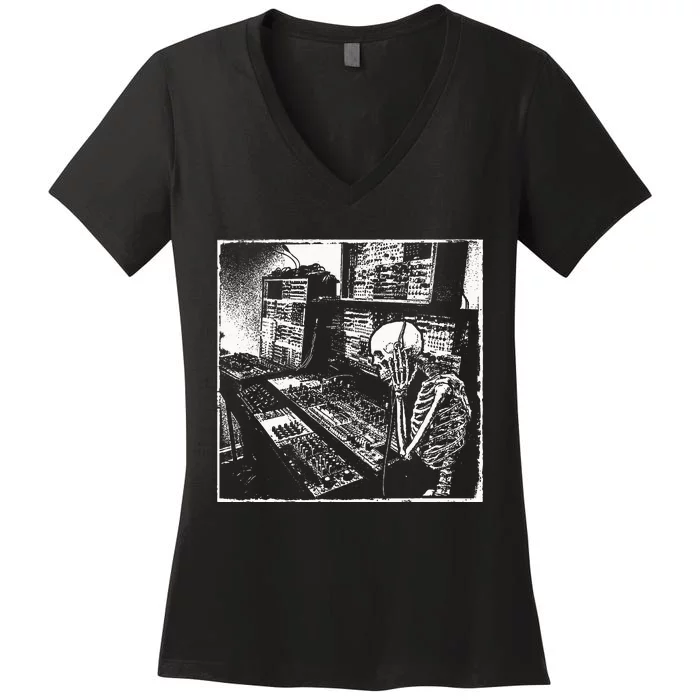 Electronic Music Synthesizer Techno Music Dj Producer Women's V-Neck T-Shirt