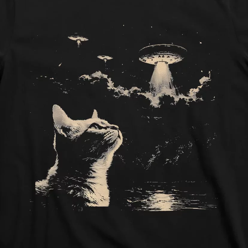 Funny Animal Cat Selfie With Ufos Weird T-Shirt