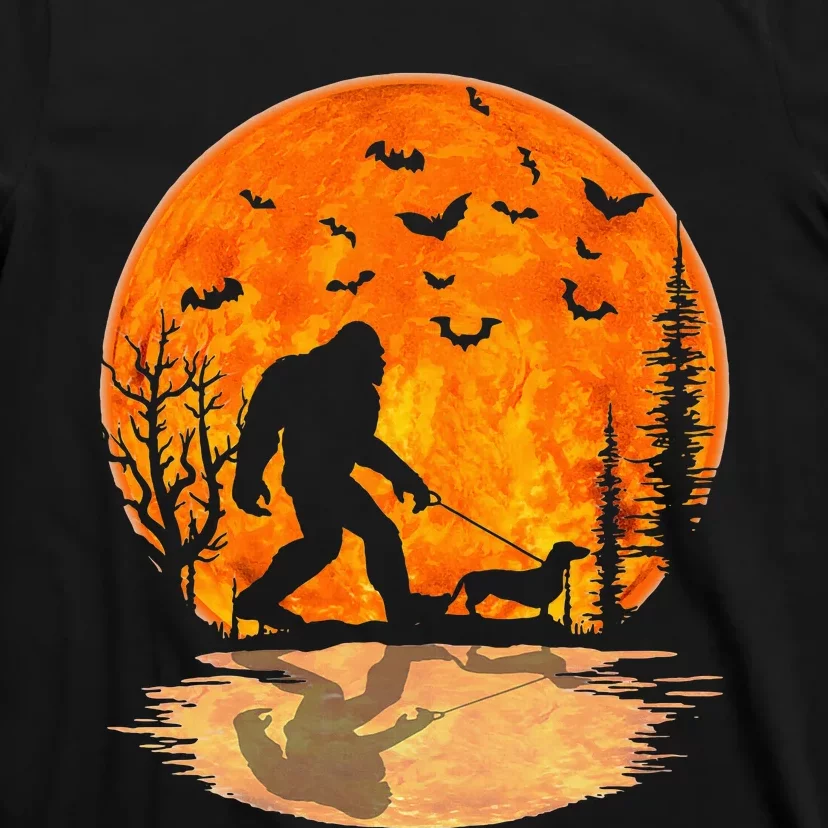 Funny Bigfoot and Wiener Dog Halloween Costume T-Shirt