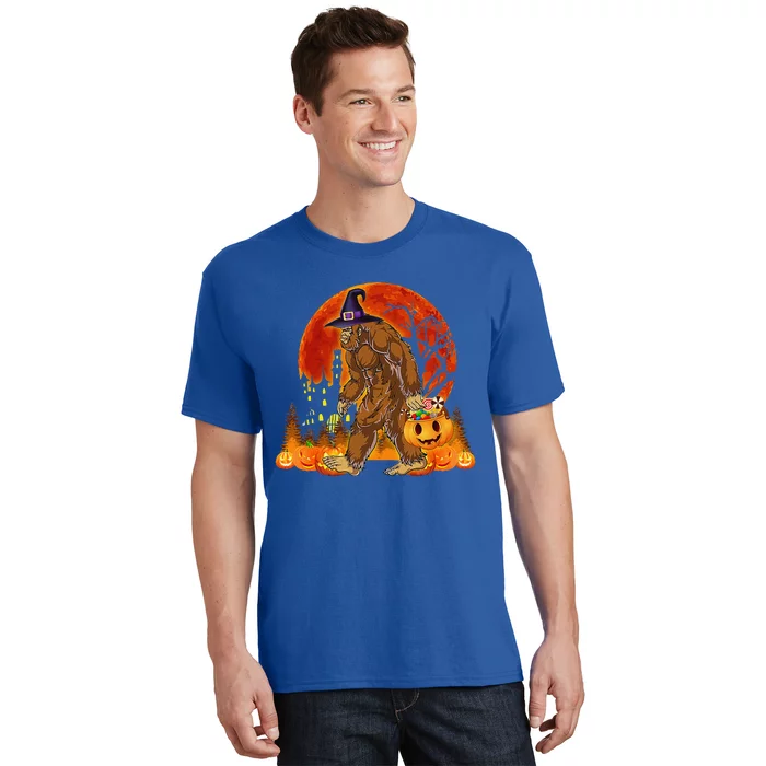 Funny Bigfoot Halloween Pumpkin And Candy Gift T-Shirt