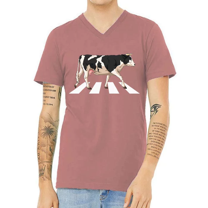 Funny Crosswalk Cows Farming Farm Cow V-Neck T-Shirt