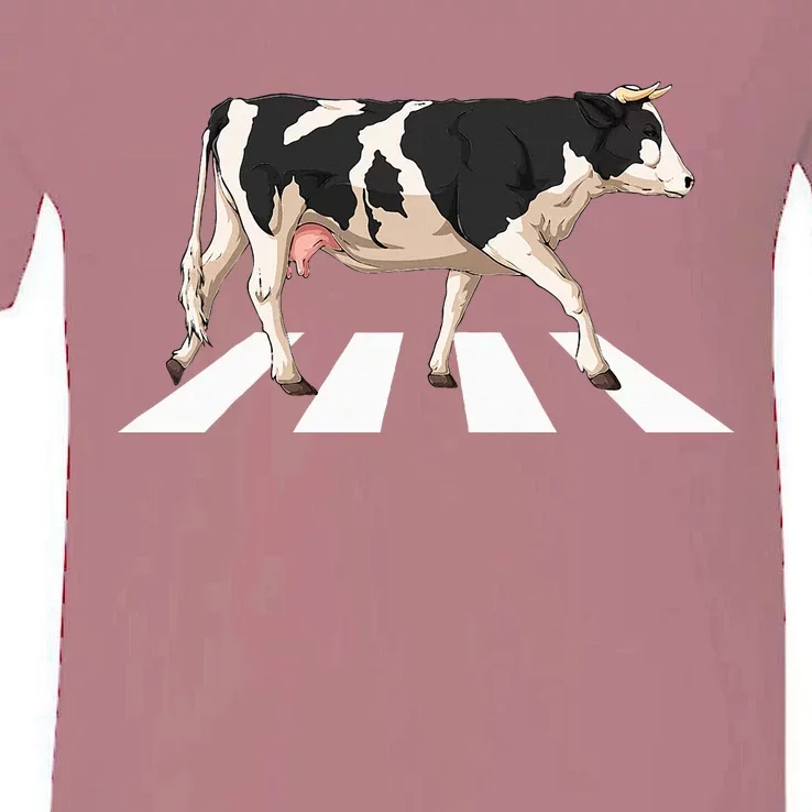 Funny Crosswalk Cows Farming Farm Cow V-Neck T-Shirt