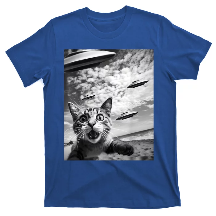 Funny Cat Selfie With Alien Ufos T-Shirt