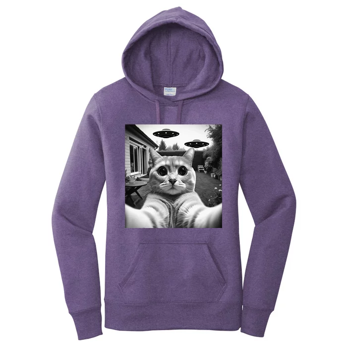 Funny Cat Selfie With Ufos Cat Mom Cat Dad Funny Cat Lover Women's Pullover Hoodie