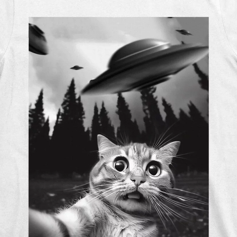 Funny Cat Selfie With Ufos T-Shirt