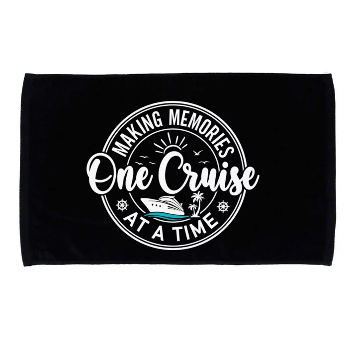 Family Cruise Shirp , Cruising Trip Microfiber Hand Towel