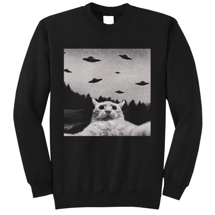 Funny Cat Selfie With Alien Ufos Funny Cat Lovers AlienS Ufo Sweatshirt