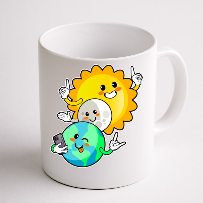 Funny Cute Total Solar Eclipse Earth Moon Sun Selfie Front & Back Coffee Mug