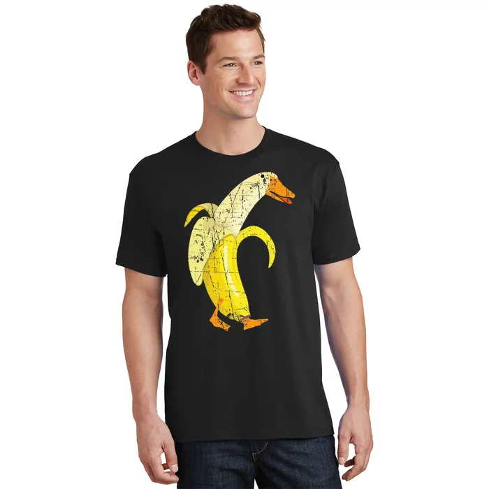 Funny Duck Banana Farm Animal Pun Distressed Design T-Shirt