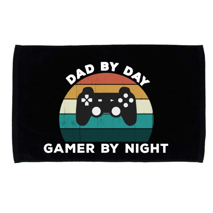 Funny Dad By Day Gamer By Night: Fun Video Game Lover Daddy Gift Microfiber Hand Towel