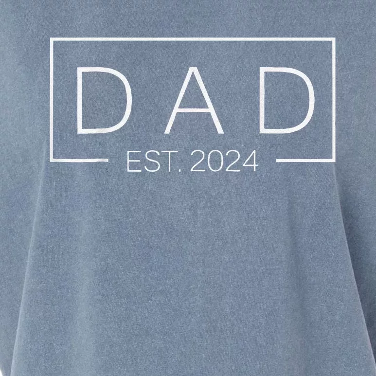 Fathers Day Gift Dad Est 2024 Expect Baby Wife Daughter Garment-Dyed Women's Muscle Tee