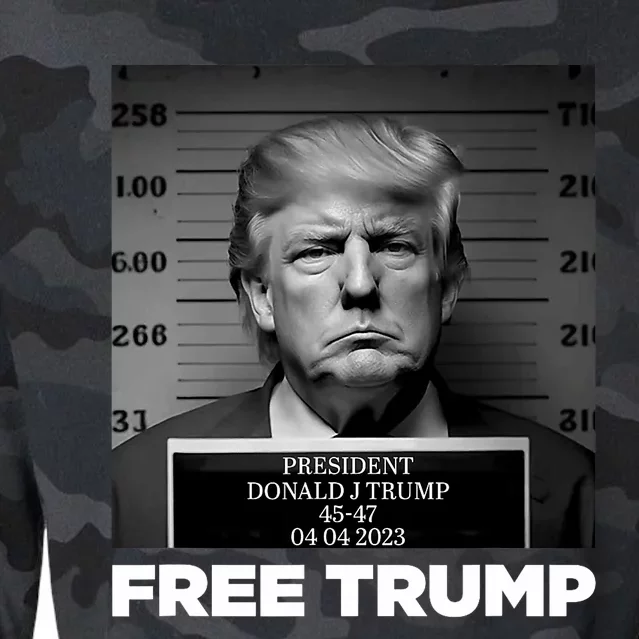 Free Donald Trump Mugshot Cropped Pullover Crew