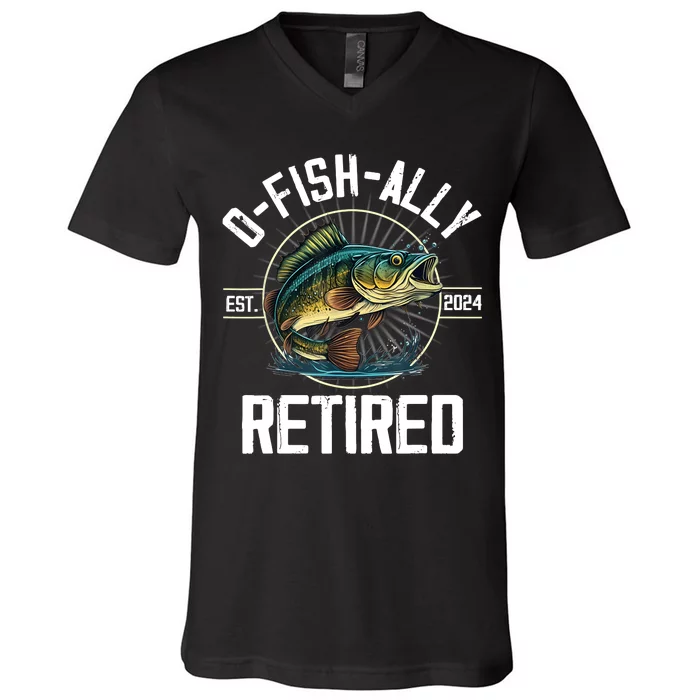 Fisherman Fishing Retirement Gift Ofishally Retired 2024 V-Neck T-Shirt