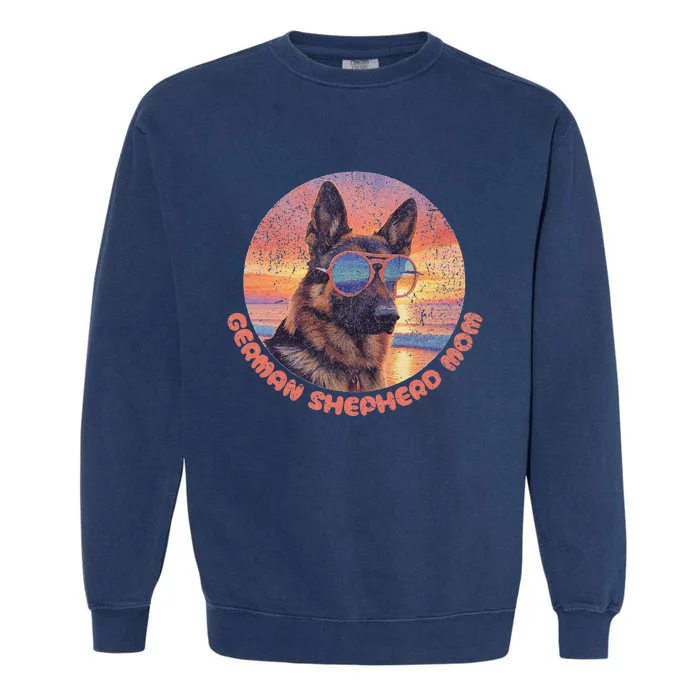 Funny German Shepherd Mom GSD Schäferhund Mom Mama Garment-Dyed Sweatshirt