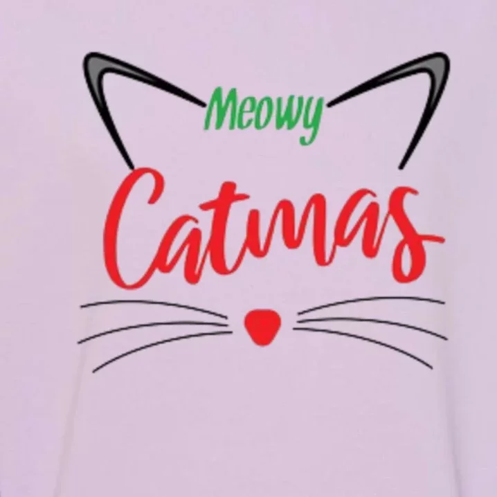 Funny Holiday Christmas Cat Gift Meowy Catmas Funny Cat Great Gift Garment-Dyed Sweatshirt