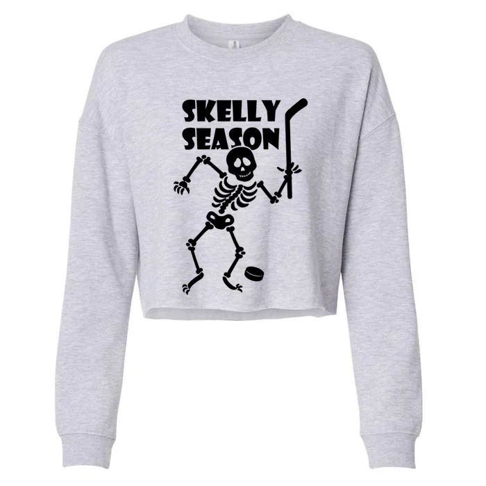 Funny Halloween Hockey Skeleton Skelly Season Hockey Player Gift Cropped Pullover Crew