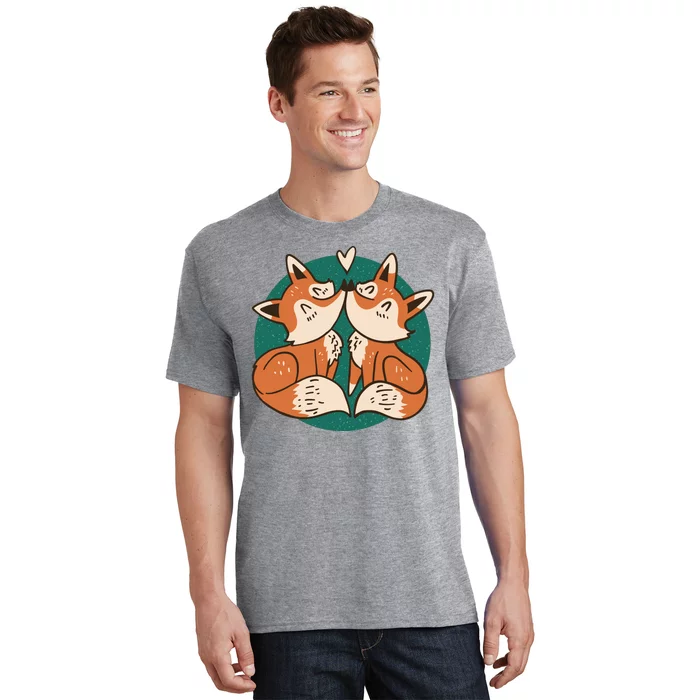 Foxes Kissing Cute T-Shirt