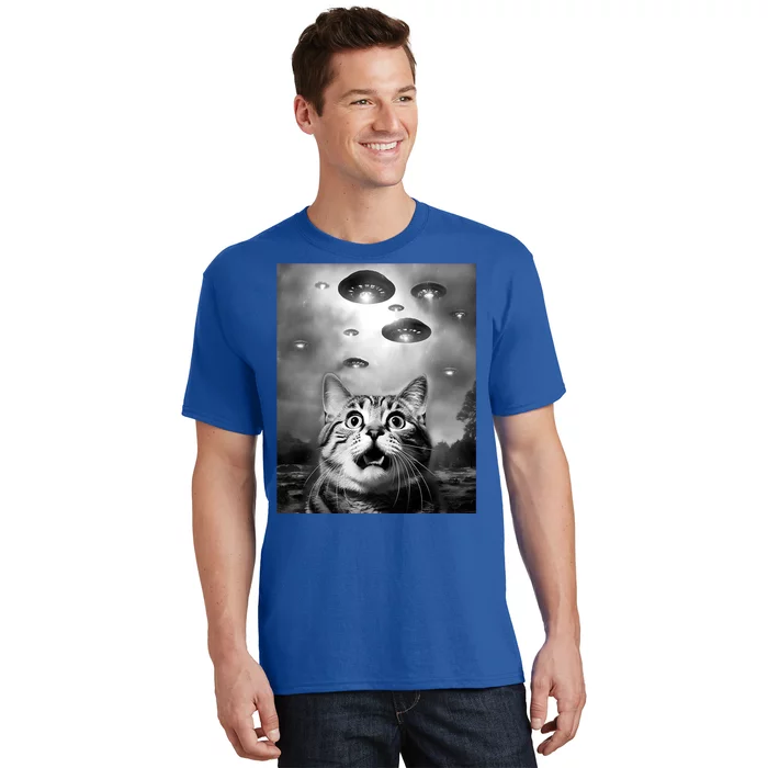 Funny Meme Cat Selfie With Alien Ufos Funny Cat Lovers Aliens Ufo T-Shirt